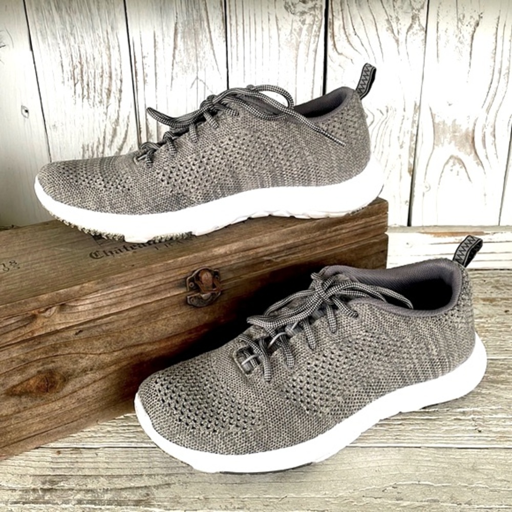 LL Bean Women's Summer Sneaker Lace Up Gray Size 6